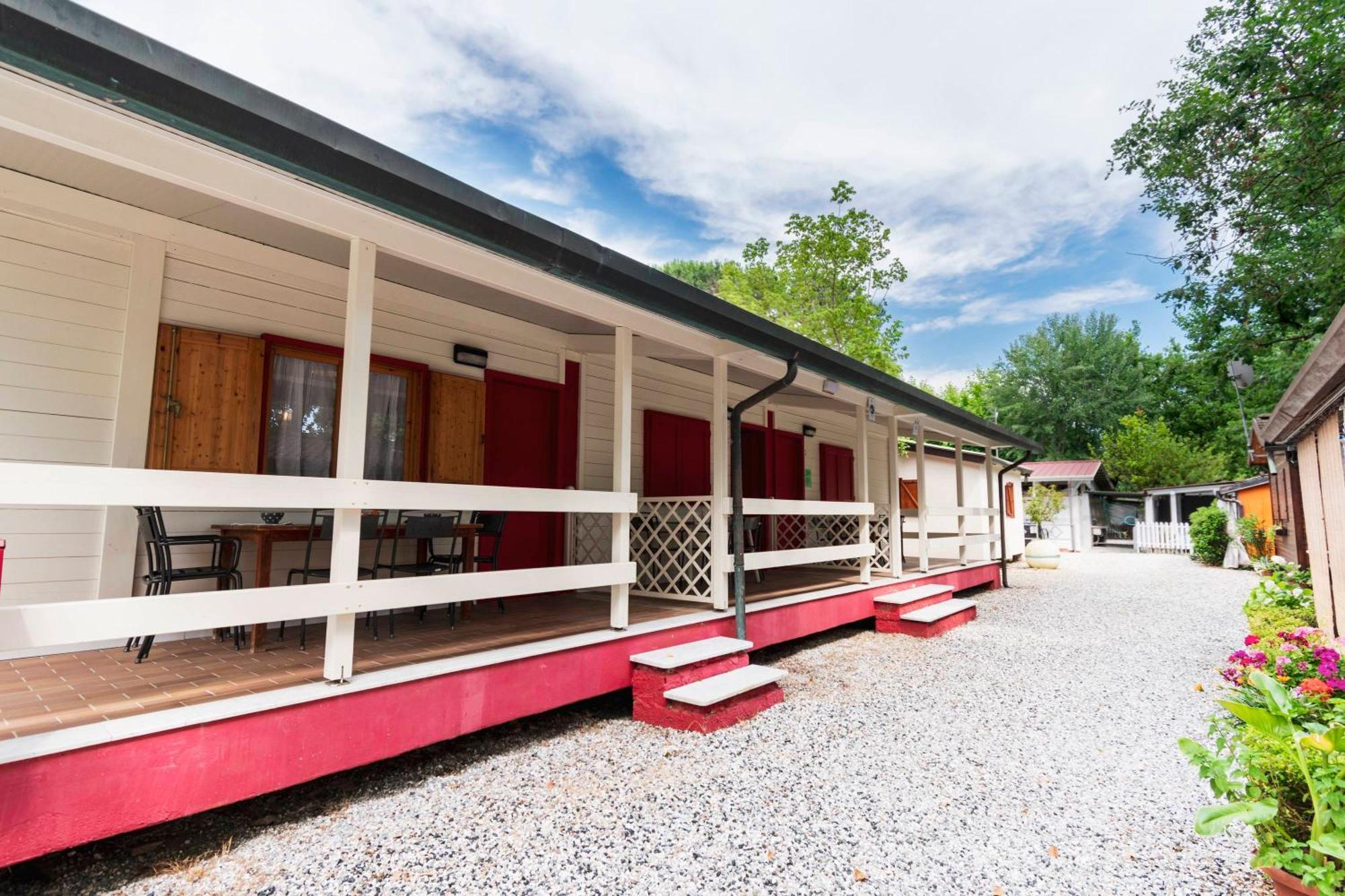 Camping Oasi Marina di Massa Luaran gambar