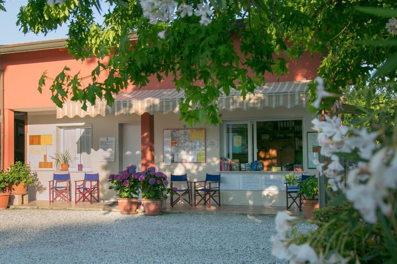 Camping Oasi Marina di Massa Luaran gambar